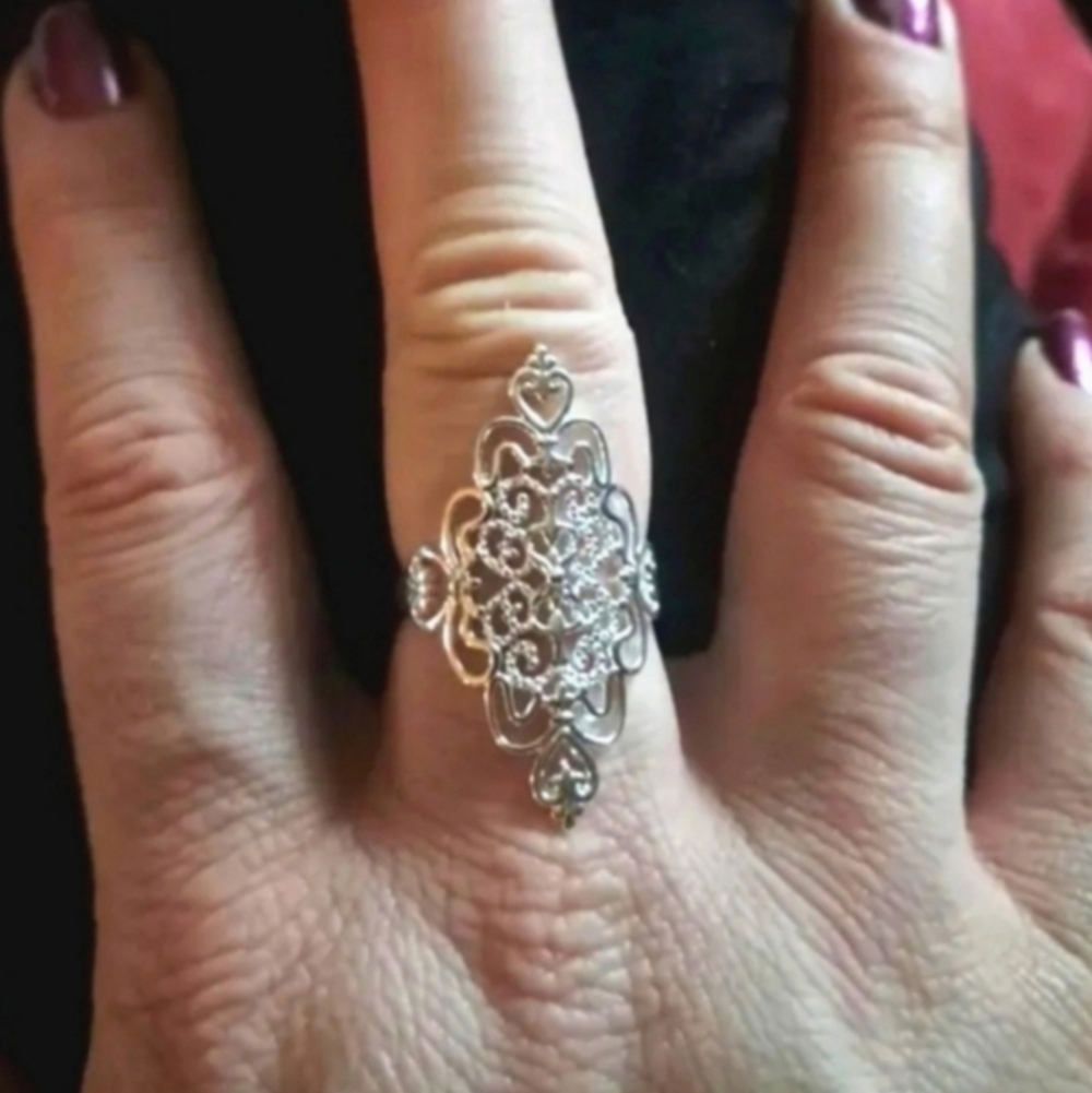 Elegant 925 Sterling Silver Filigree Women's Ring Sz 9